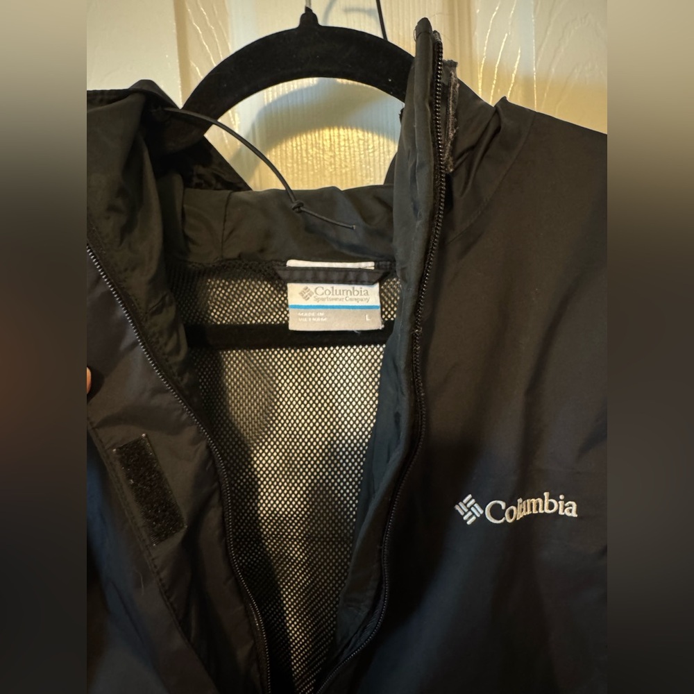 Women’s Columbia Black Lightweight Hooded Rain Jacket- Large - Picture 6 of 7